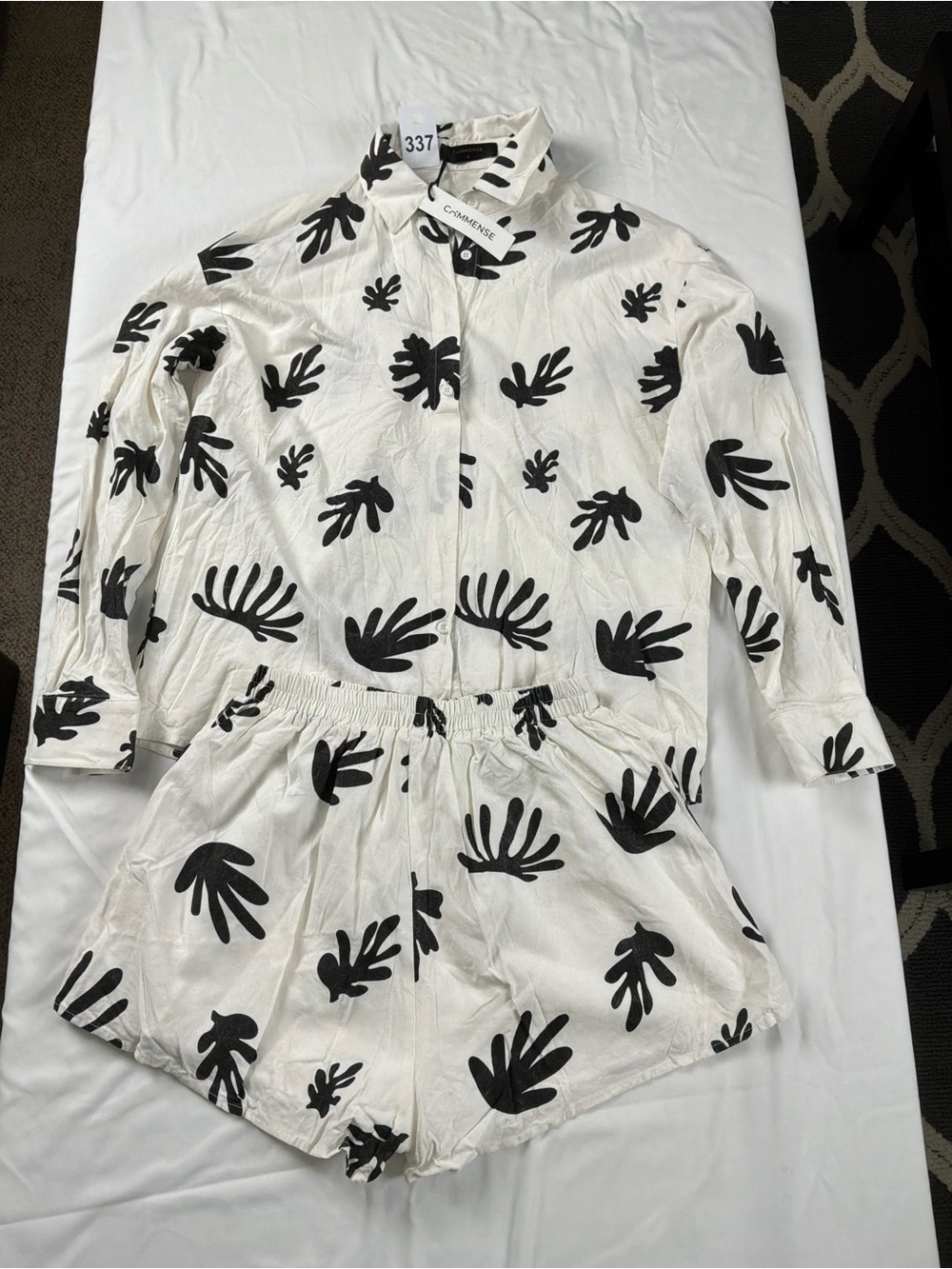 Commense White Top and Shorts Set with Black Abstract Print